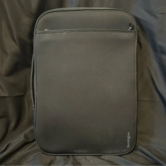 KENSINGTON LAPTOP SLEEVE - Picture 2 of 7